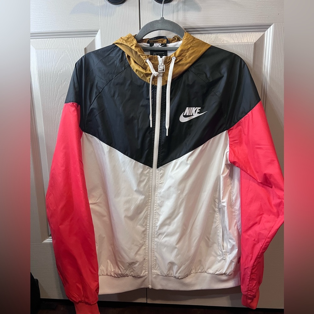 Nike Windrunner Hooded Windbreaker